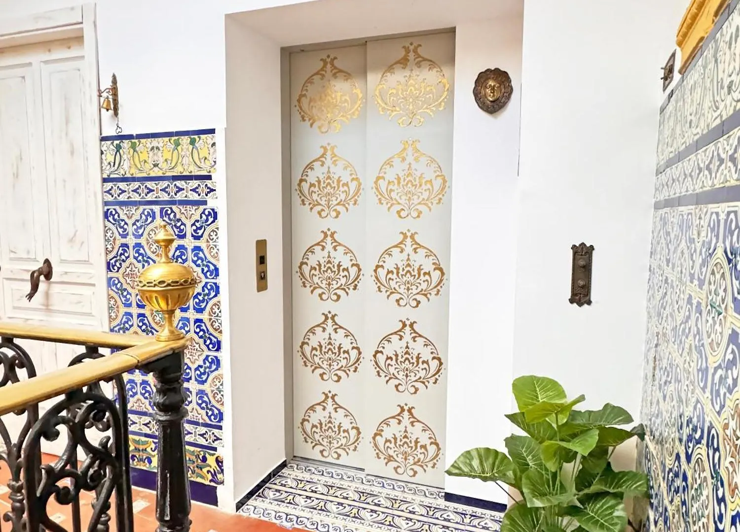 Homestay Palace House Hercules - Apartments Seville