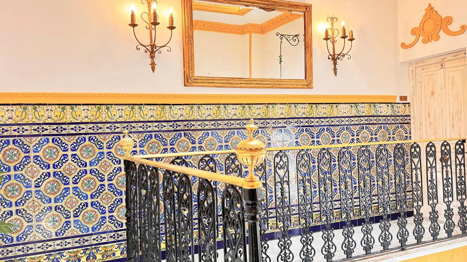 Palace House Hercules - Apartments Sevilla Privatunterkunft