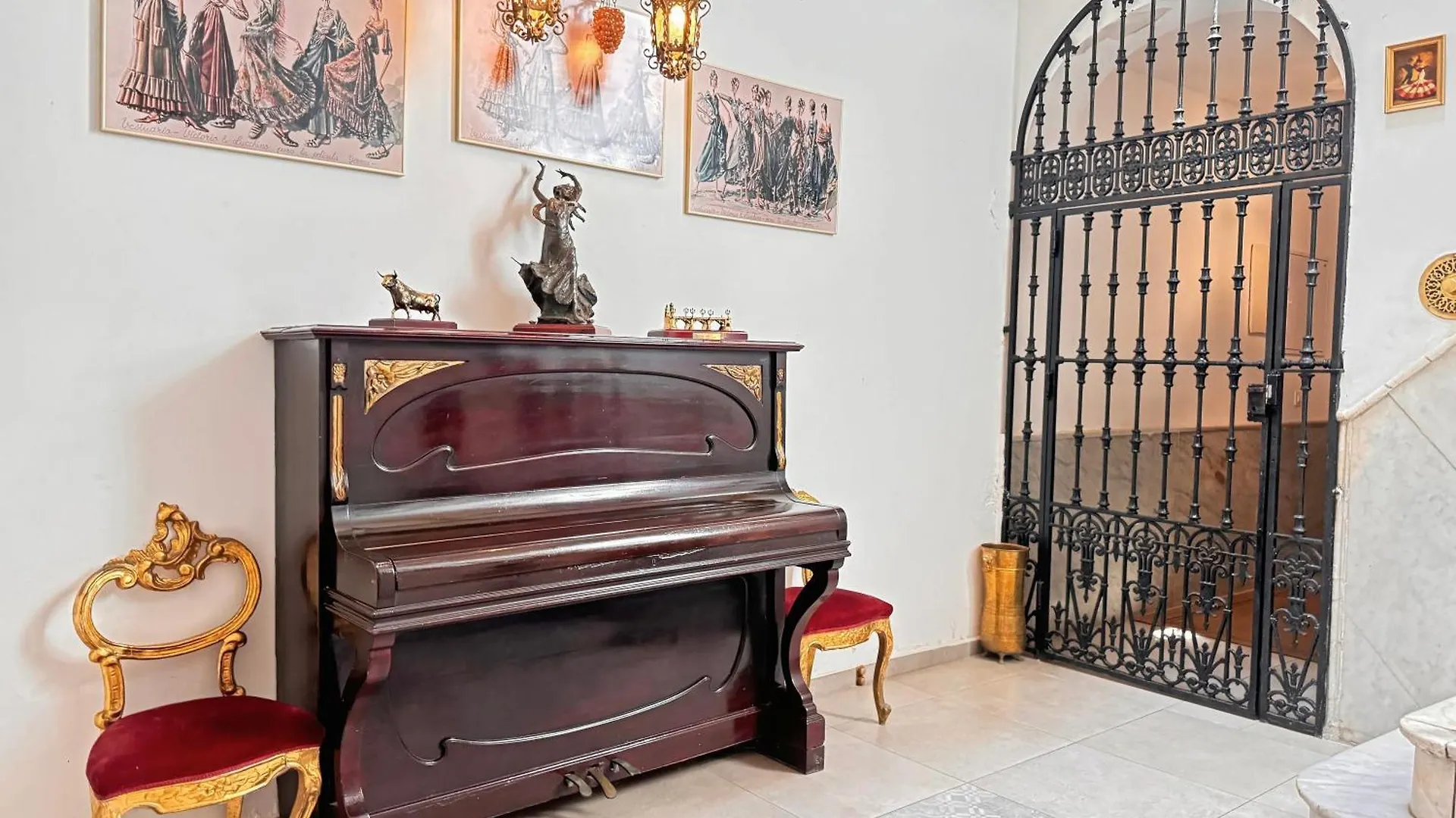 Palace House Hercules - Apartments Sevilla