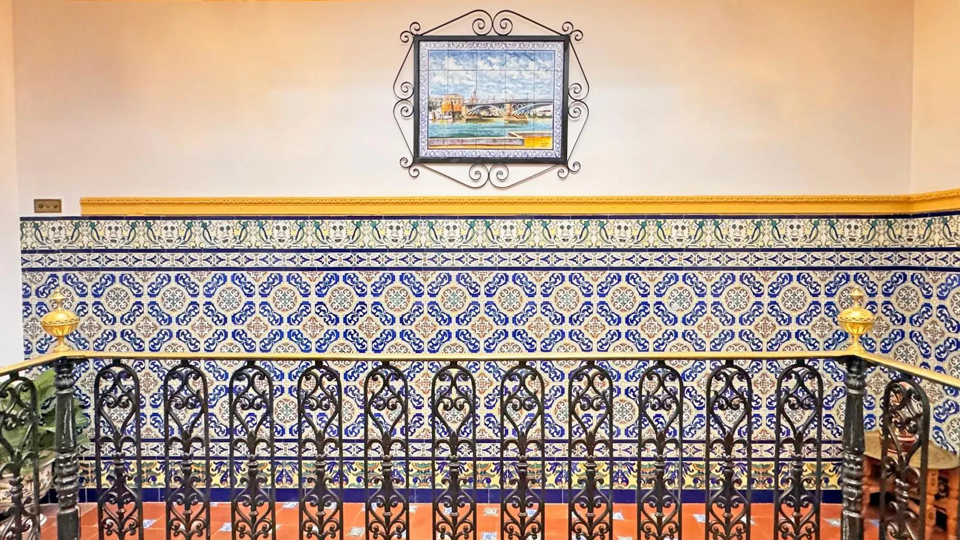 Palace House Hercules - Apartments Seville Spain