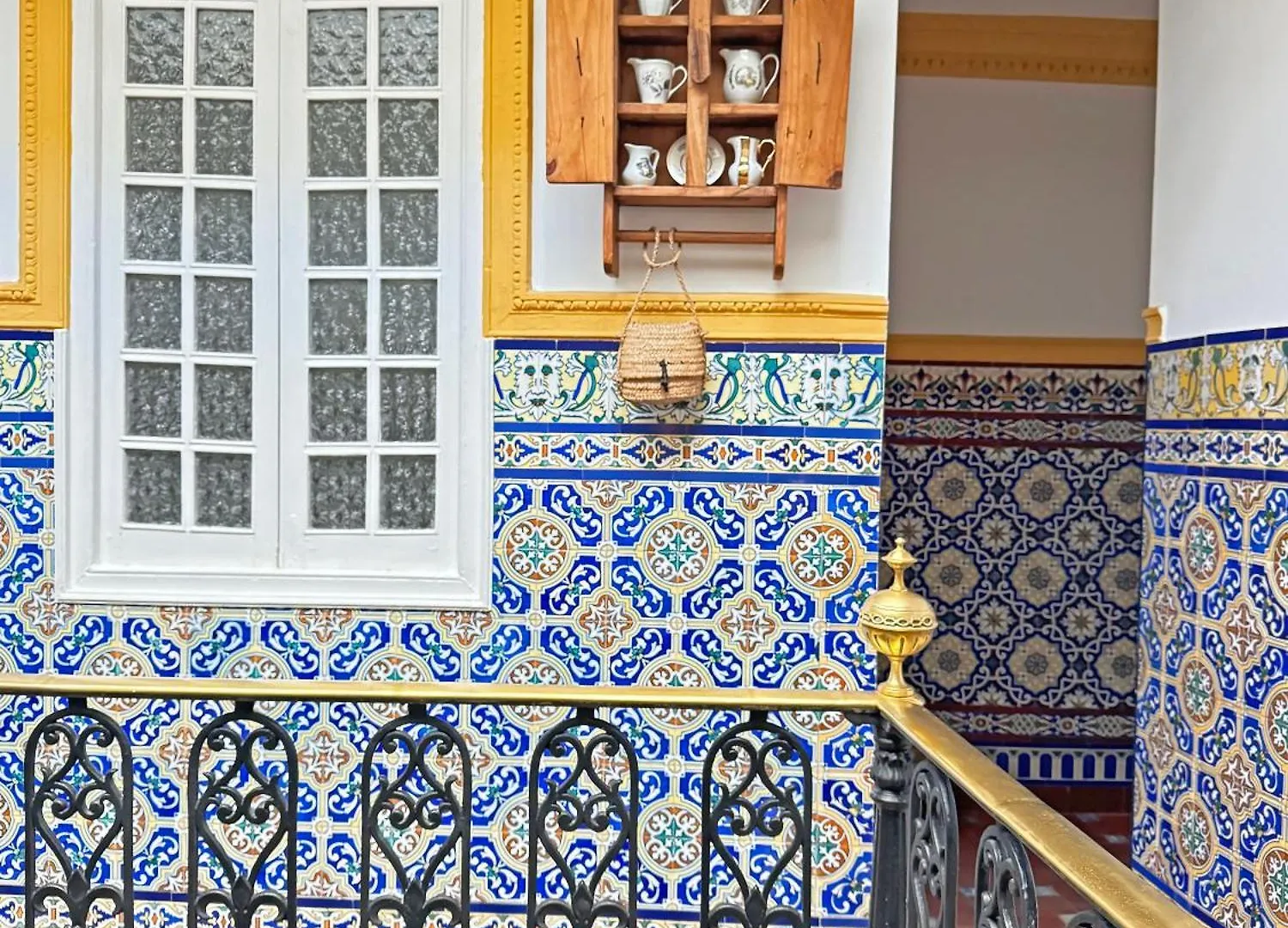 Homestay Palace House Hercules - Apartments Seville Spain