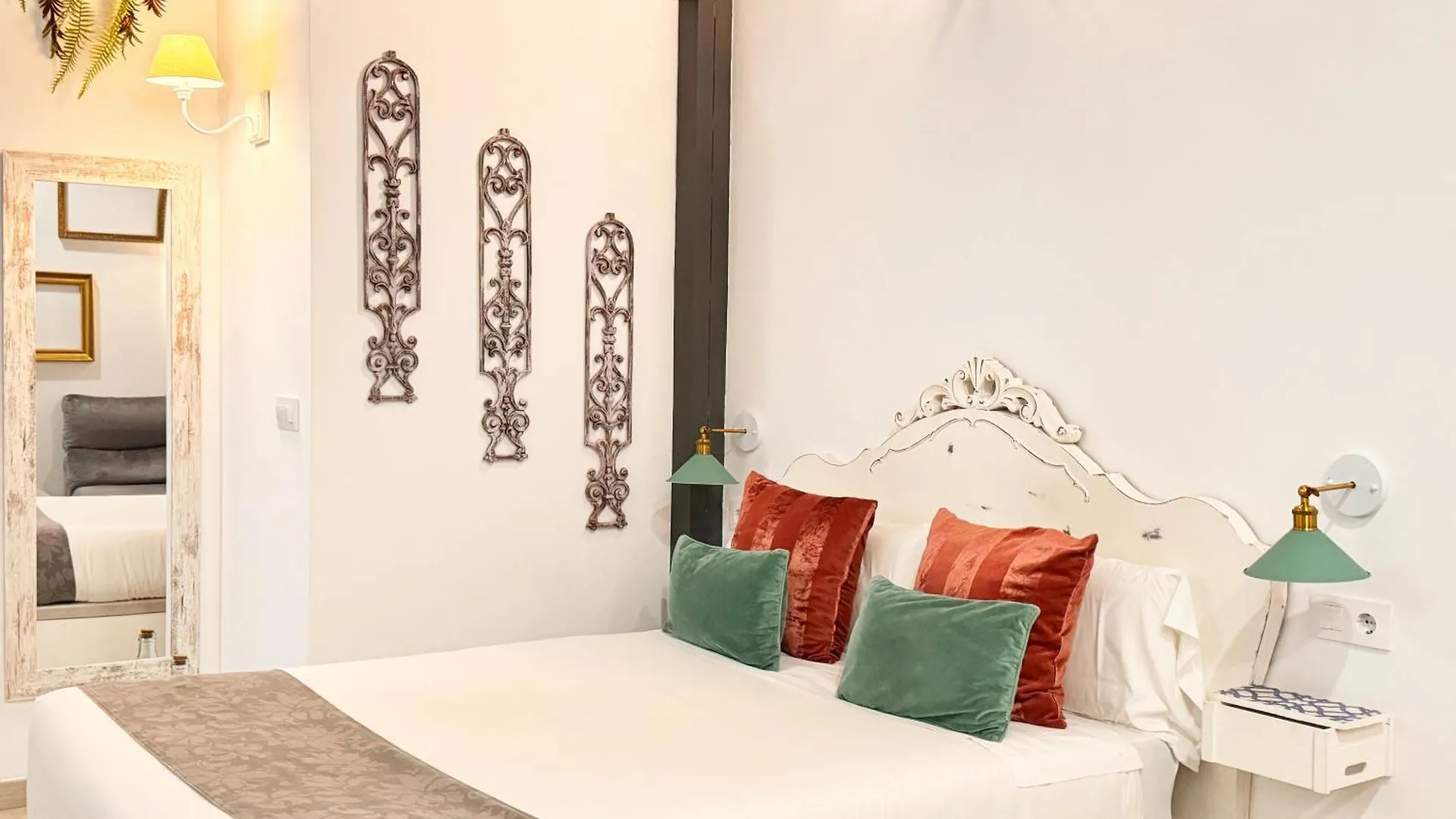 Palace House Hercules - Apartments Sevilla 0*,  Spanien