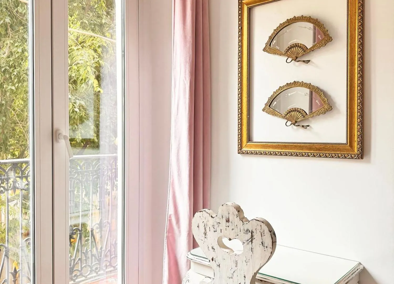 Palace House Hercules - Apartments Seville Homestay