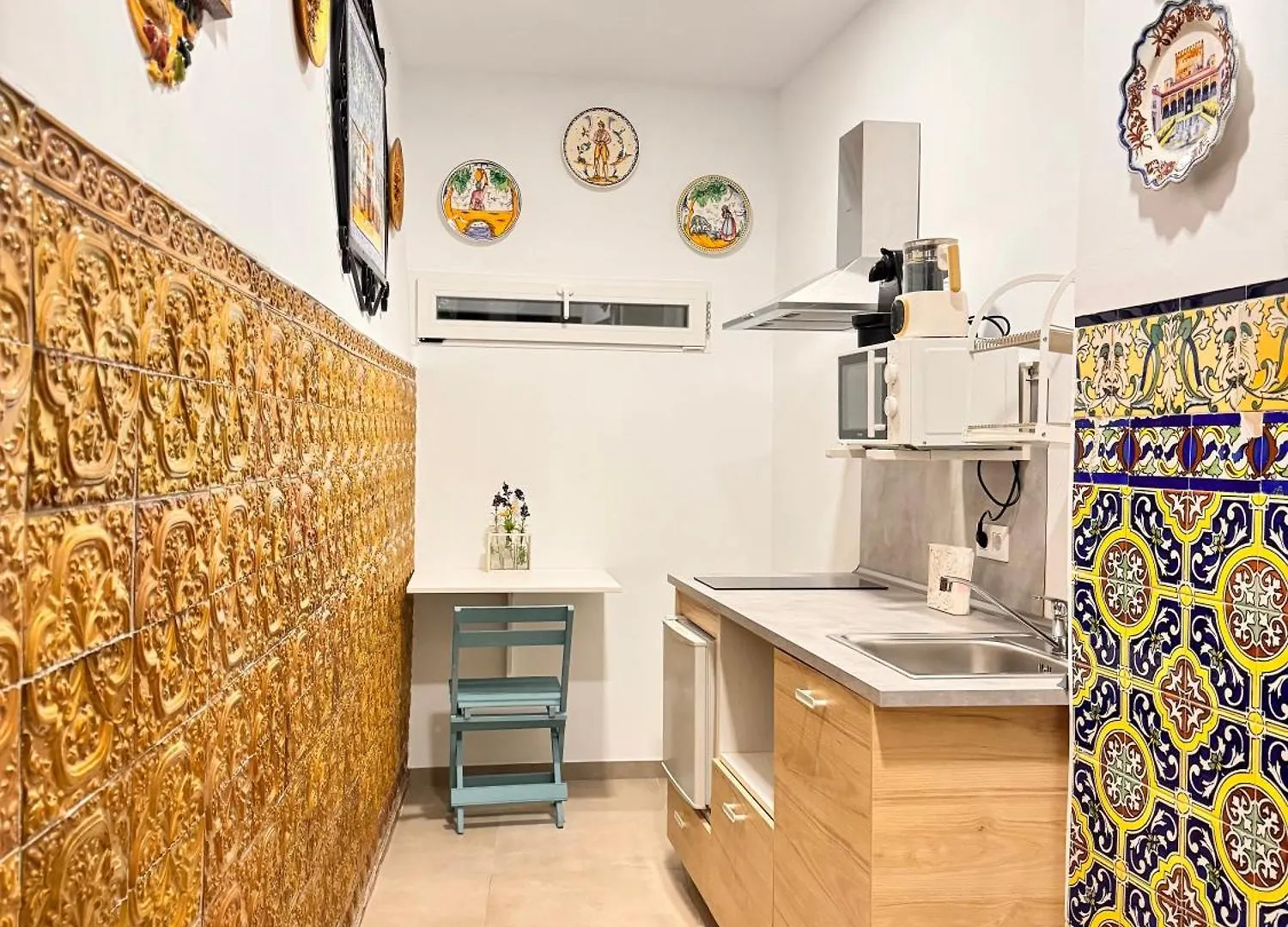 Homestay Palace House Hercules - Apartments Seville Spain
