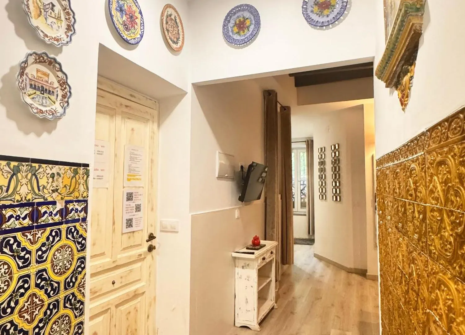 Palace House Hercules - Apartments Seville Spain