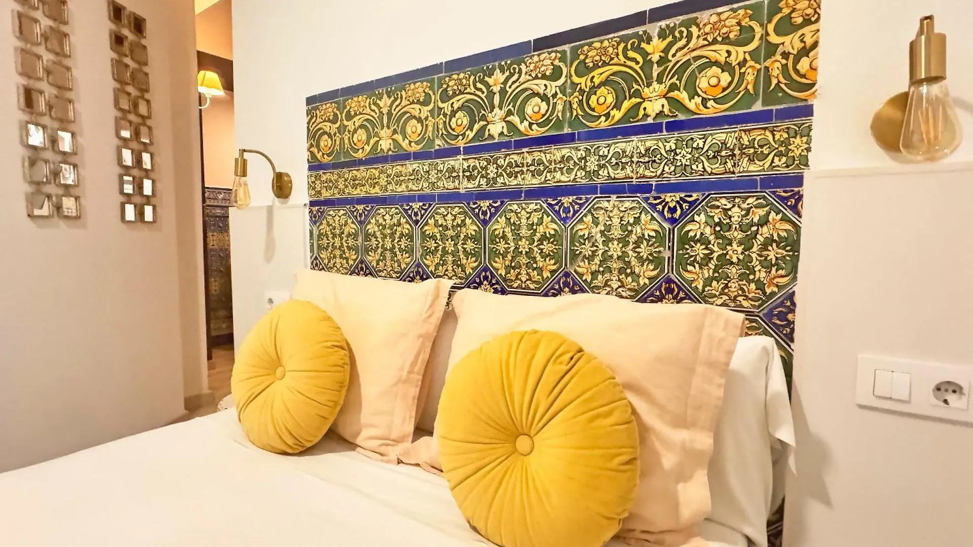 Palace House Hercules - Apartments Sevilla