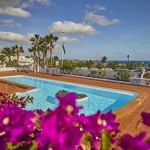 https://villa-palmeras-beach-puerto-del-carmen.puertodelcarmen-hotels.org